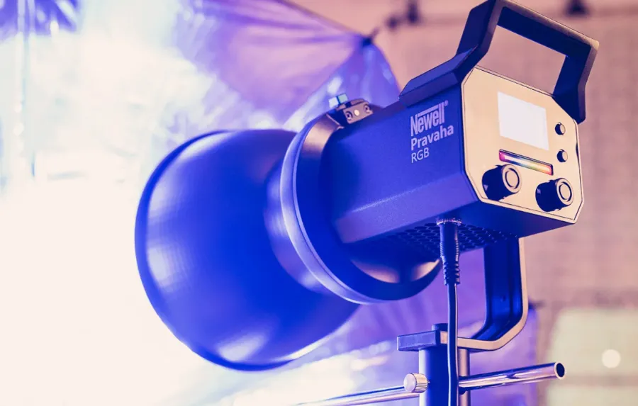 Lampa LED Newell RGB Pravaha